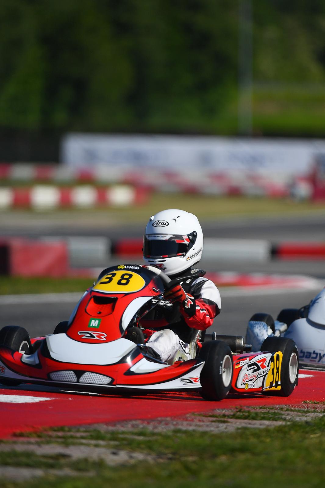 Vincent in Aktion im DR Racing Kart